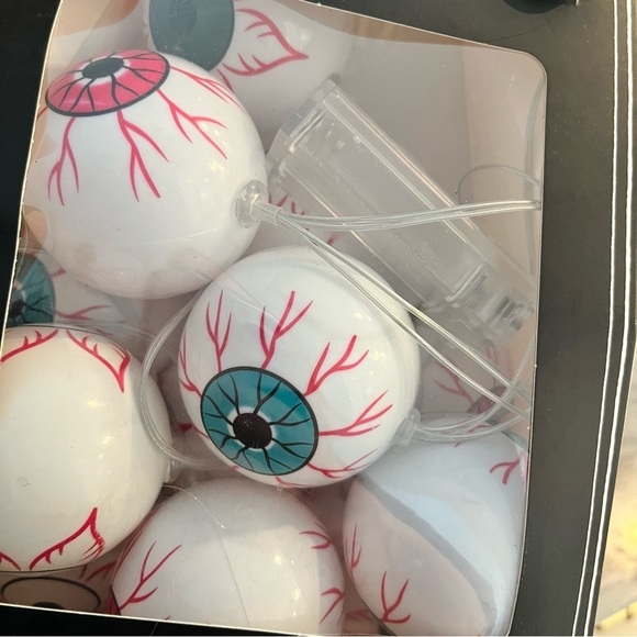 NIB New Old Stock Martha Stewart 6 Foot Halloween Eyeball Garland Lights Up - Picture 7 of 9